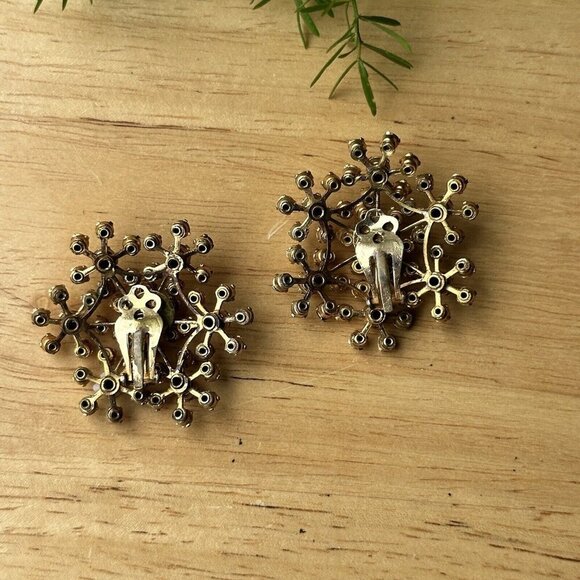 Vintage Starburst Earrings Aurora Borealis Blue Rhinestone Clip-On Rotating 1.5" - Picture 4 of 6